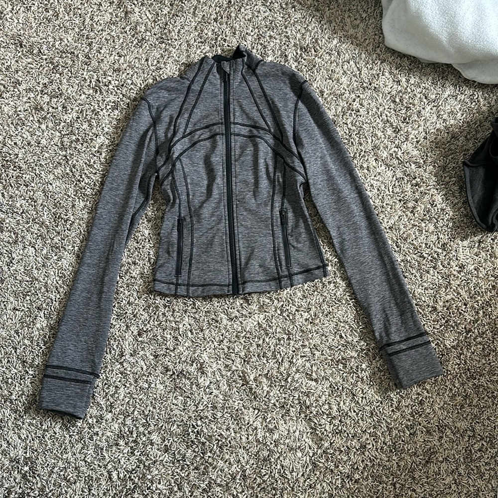 NWOT Heathered Gray Lululemon Cropped Define Jacket